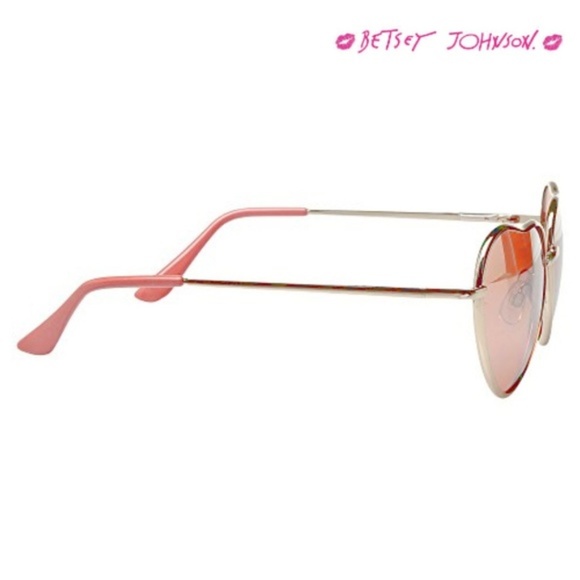 Betsey Johnson ~ Rosey Hearts Sunglasses - Picture 3 of 6
